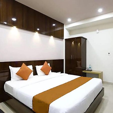 Royal Blue Meridian Inn Bengaluru Kültér fotó