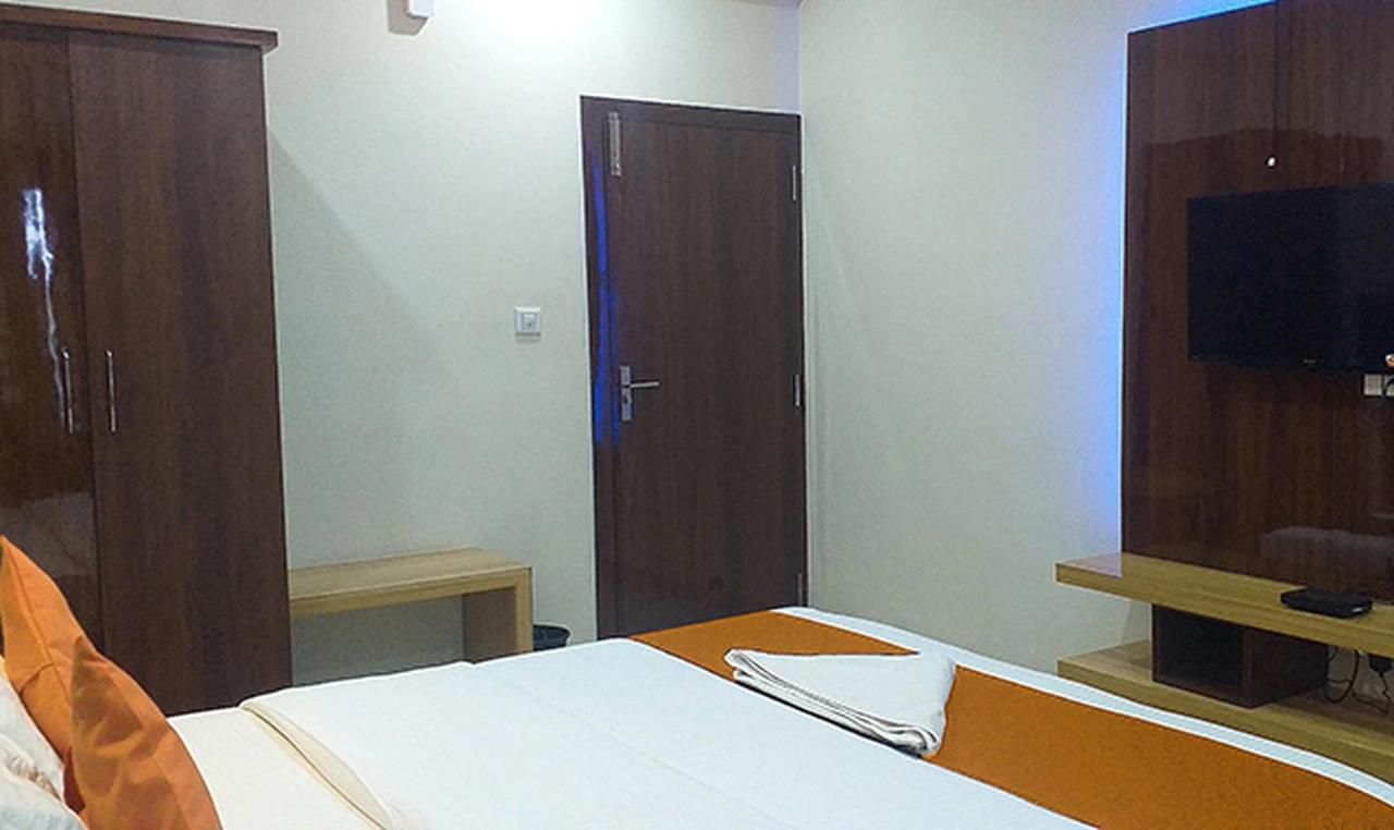 Royal Blue Meridian Inn Bengaluru Kültér fotó