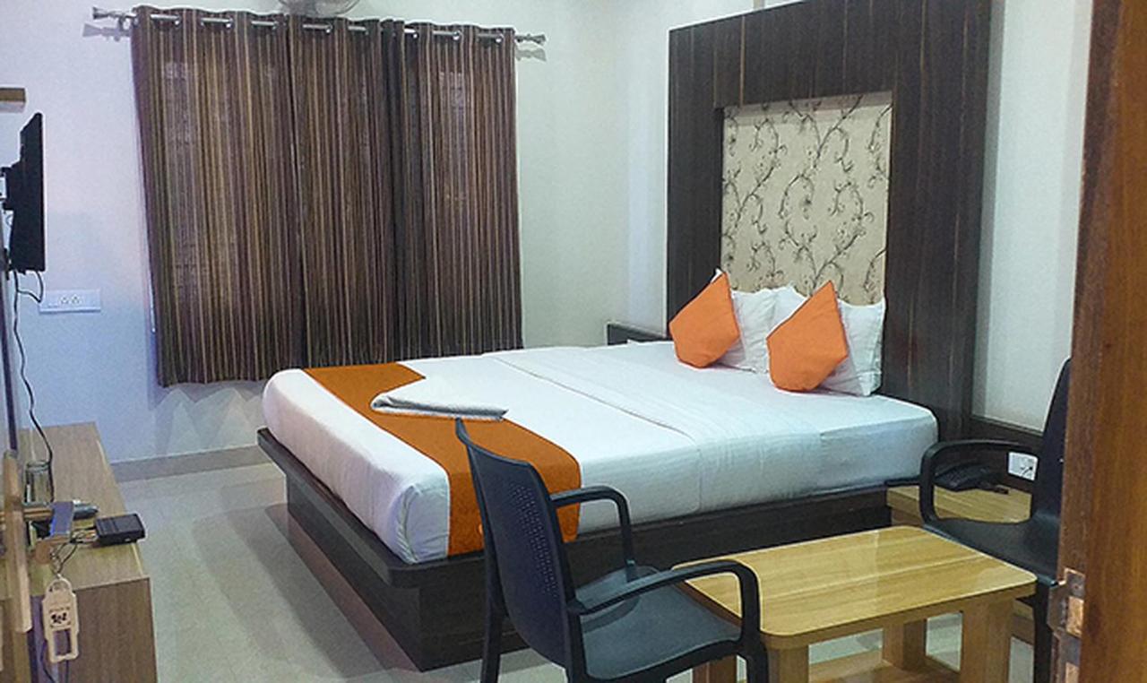 Royal Blue Meridian Inn Bengaluru Kültér fotó