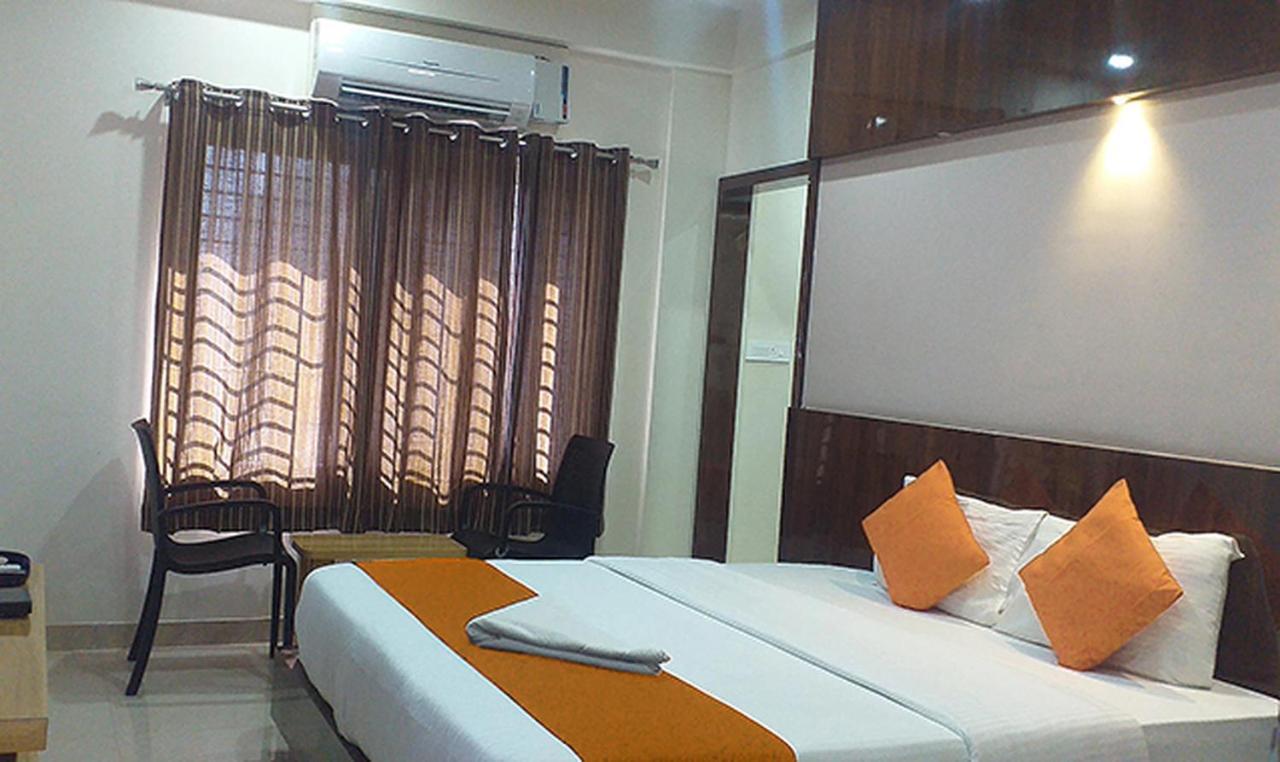 Royal Blue Meridian Inn Bengaluru Kültér fotó